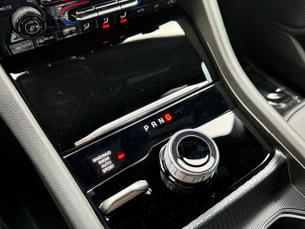 New 2025 Jeep Grand Cherokee LIMITED 4X4 Sport Utility