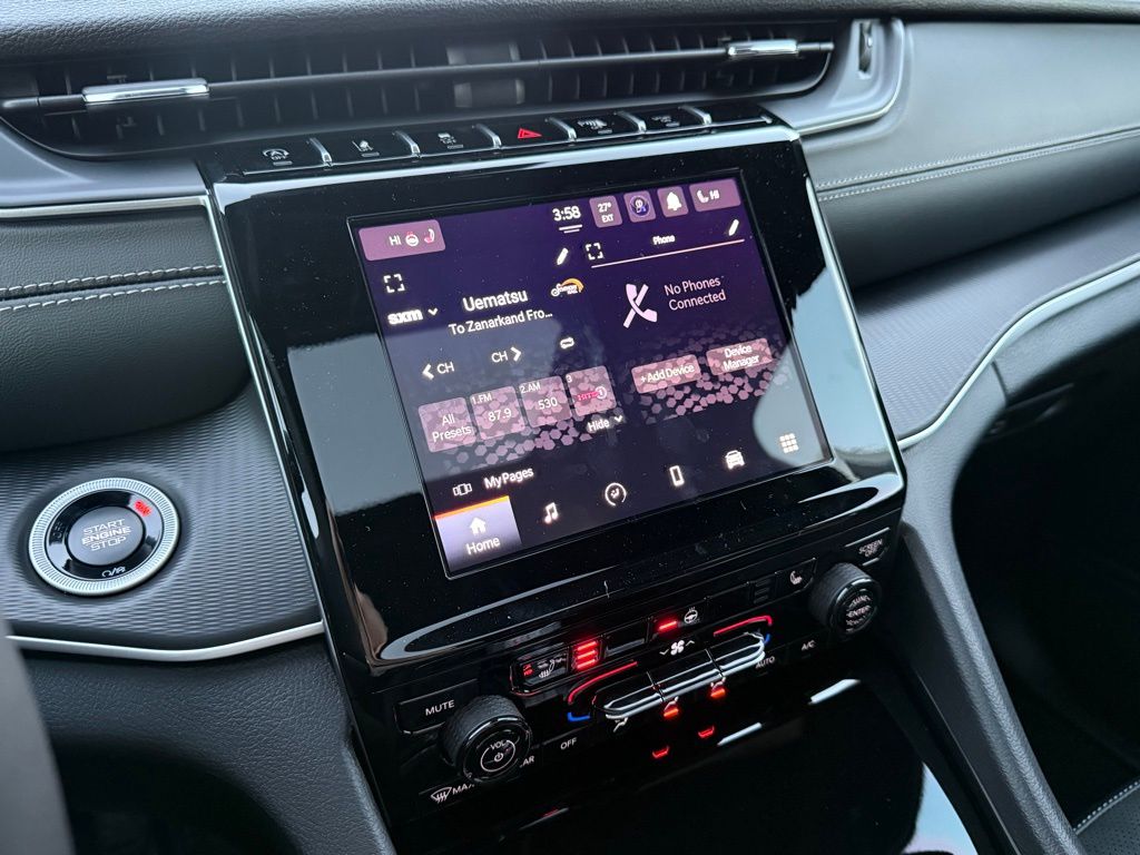 2025 Jeep Grand Cherokee Altitude photo 3