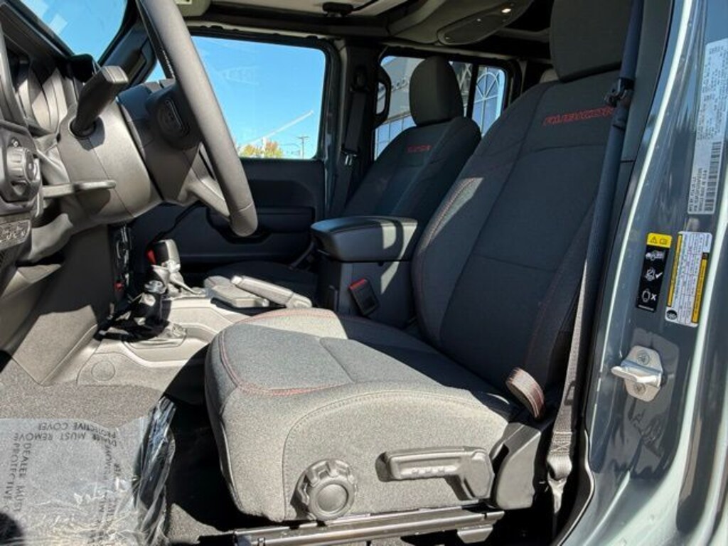 New 2025 Jeep Wrangler 4-DOOR RUBICON Sport Utility