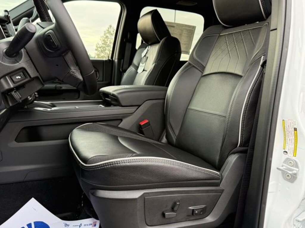 New 2026 Ram 3500 LIMITED CREW CAB 4X4 8' BOX Pickup