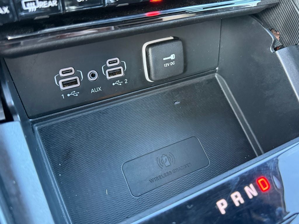 Used 2024 Jeep Grand Cherokee Laredo SUV