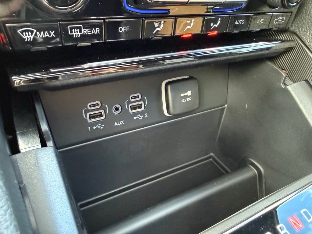 New 2025 Jeep Grand Cherokee LAREDO X 4X4 Sport Utility