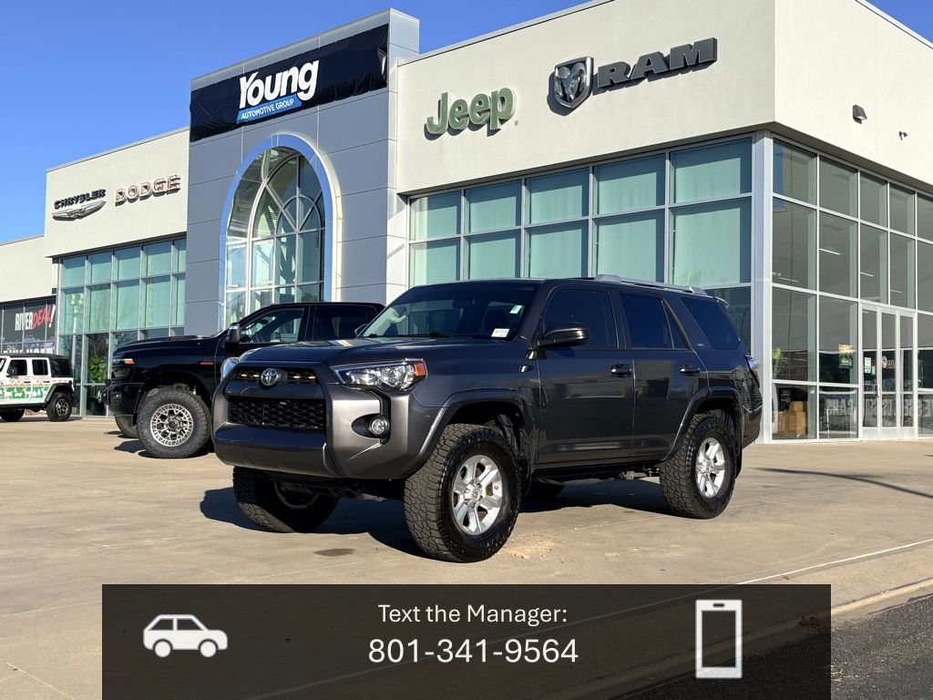 2018 Toyota 4Runner SR5's photo