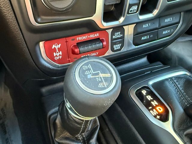 2025 Jeep Wrangler Rubicon photo 4