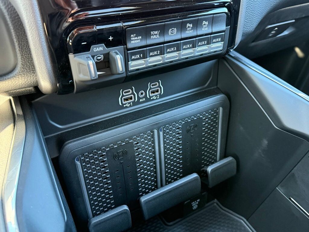 New 2026 Ram 2500 LARAMIE CREW CAB 4X4 6'4 BOX Pickup