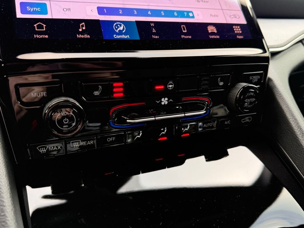 New 2025 Jeep Grand Cherokee LIMITED 4X4 Sport Utility