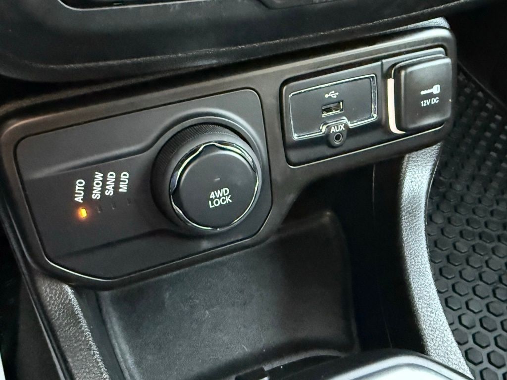 Used 2023 Jeep Renegade Latitude SUV