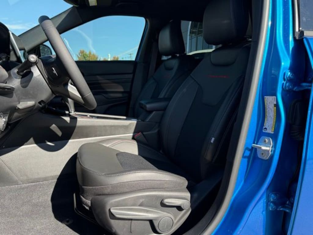 New 2025 Jeep Compass TRAILHAWK 4X4 Sport Utility