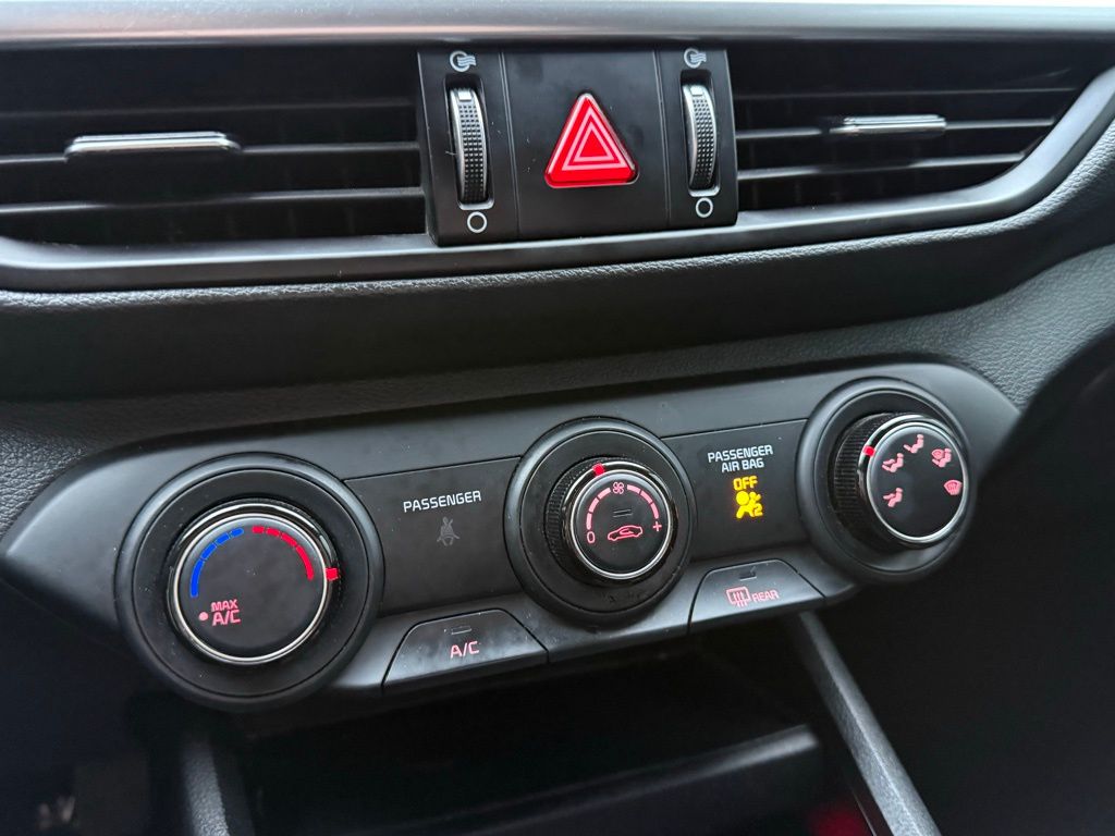 2024 Kia Forte LXS photo 4