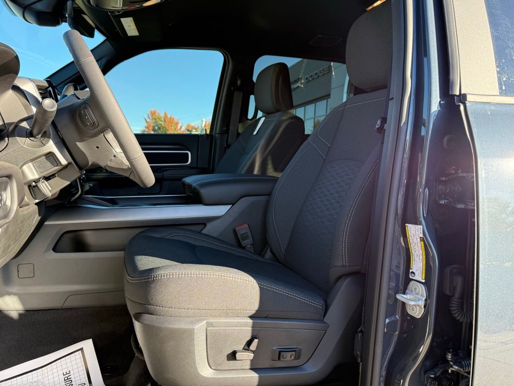 2025 Ram 2500 Big Horn photo 2