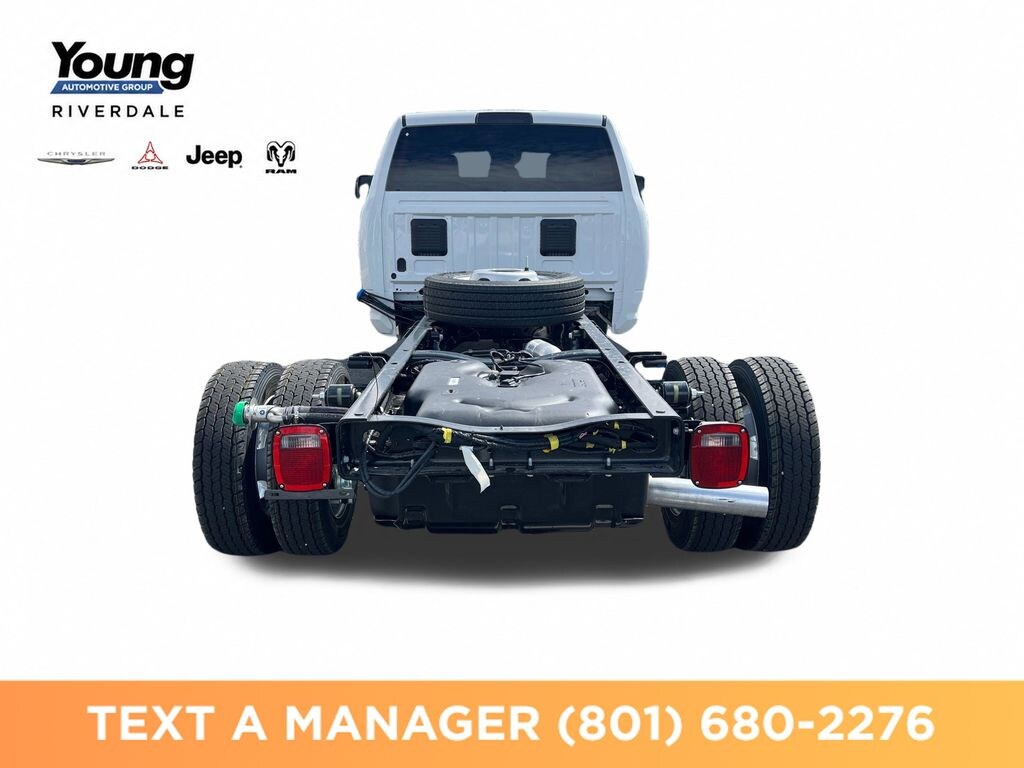 New 2026 Ram 5500 TRADESMAN CHASSIS CREW CAB 4X4 84' CA Pickup