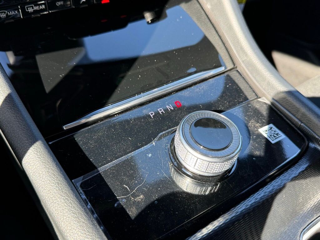 New 2025 Jeep Grand Cherokee LAREDO 4X4 Sport Utility