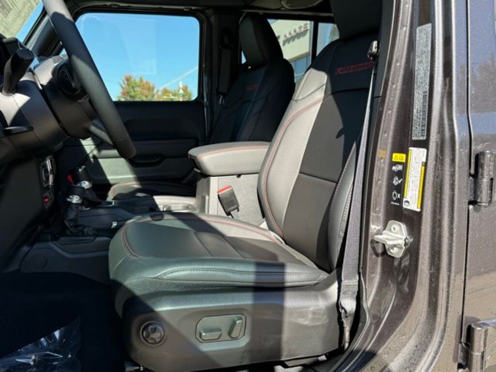 New 2025 Jeep Wrangler 4-DOOR RUBICON Sport Utility