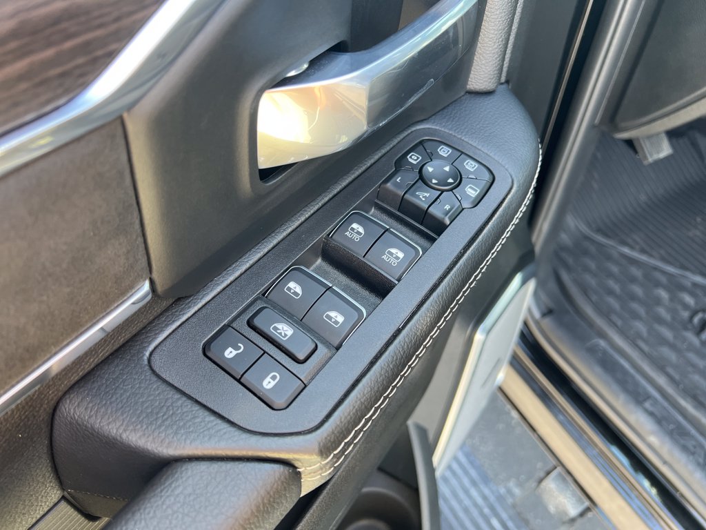 2026 RAM 3500 Laramie - Photo 11