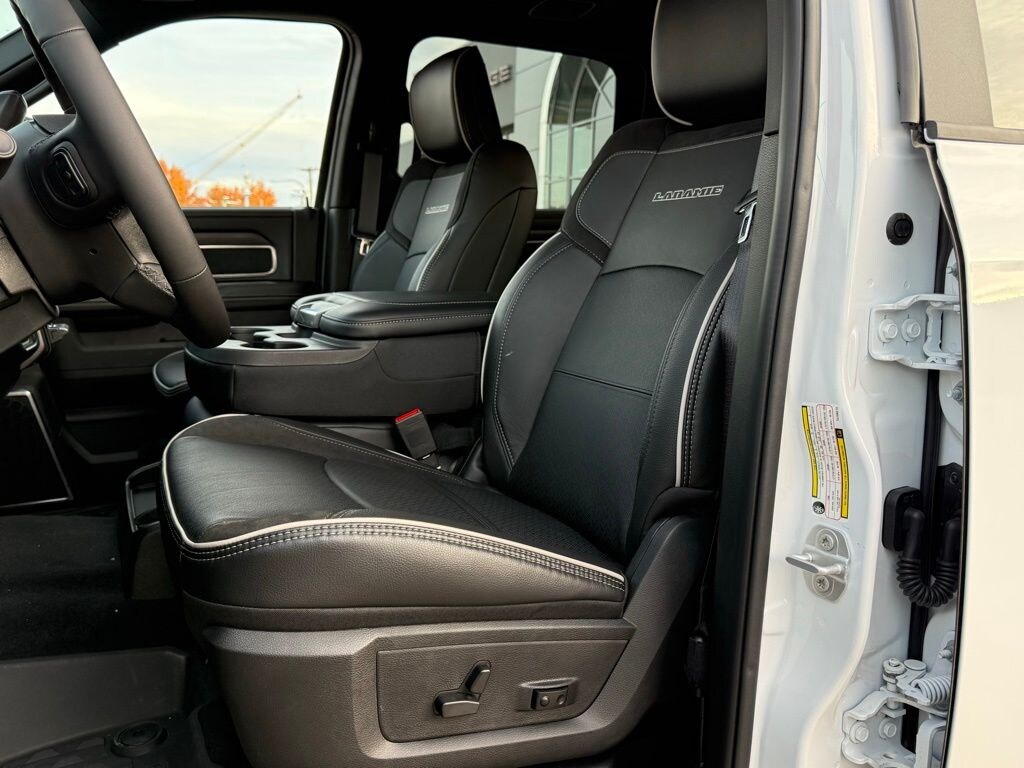 New 2026 Ram 2500 LARAMIE CREW CAB 4X4 6'4 BOX Pickup