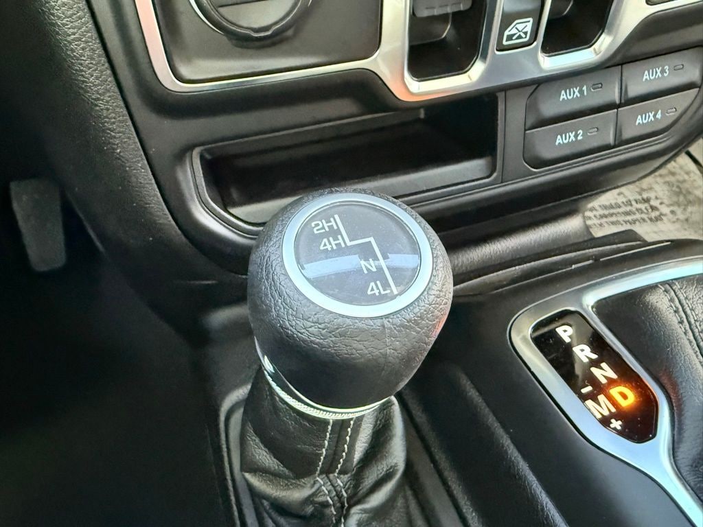 New 2025 Jeep Gladiator SPORT 4X4 Pickup