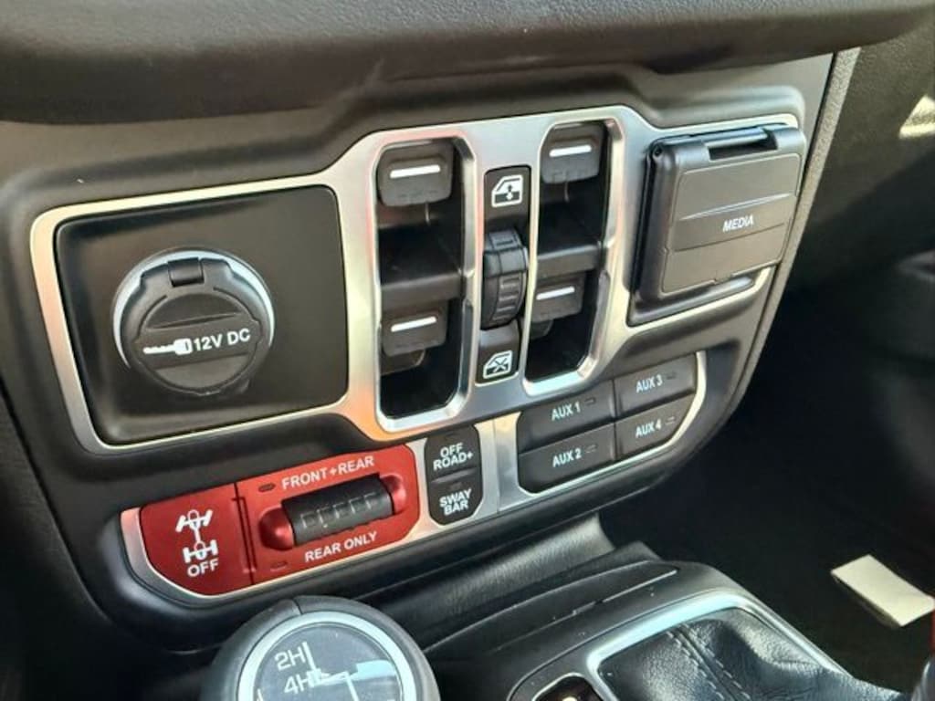 New 2025 Jeep Wrangler 4-DOOR RUBICON Sport Utility