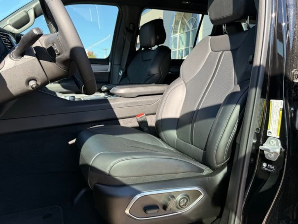 New 2025 Jeep Wagoneer CARBIDE 4X4 Sport Utility