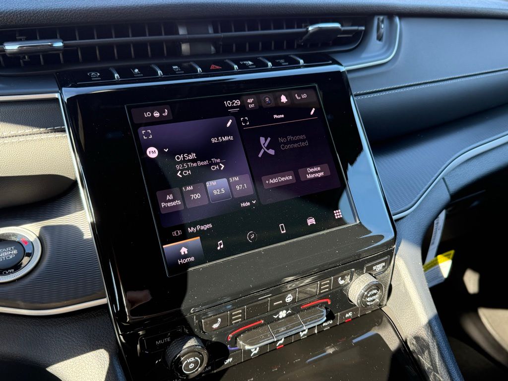 2025 Jeep Grand Cherokee Altitude X photo 3