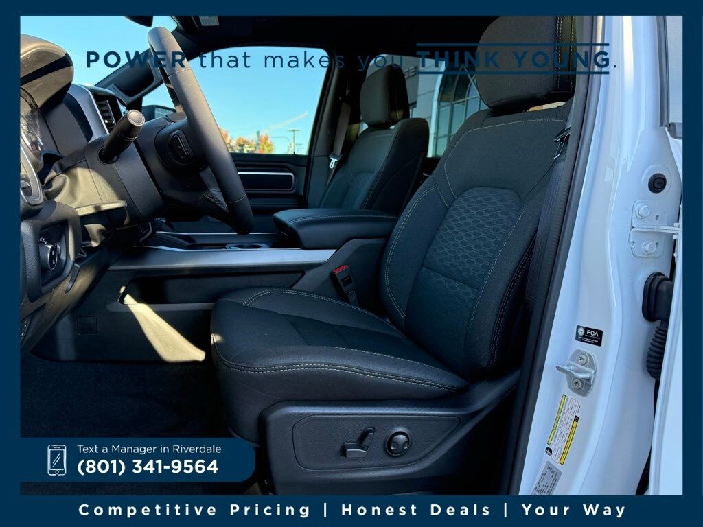 New 2025 Ram 1500 BIG HORN CREW CAB 4X4 5'7 BOX Pickup