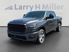 2025 Ram 1500 TRADESMAN CREW CAB 4X4 5'7 BOX Pickup