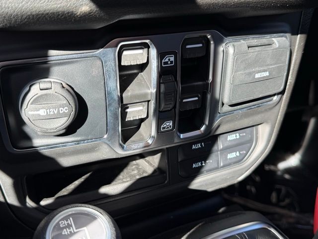 2025 Jeep Wrangler Sport S photo 4