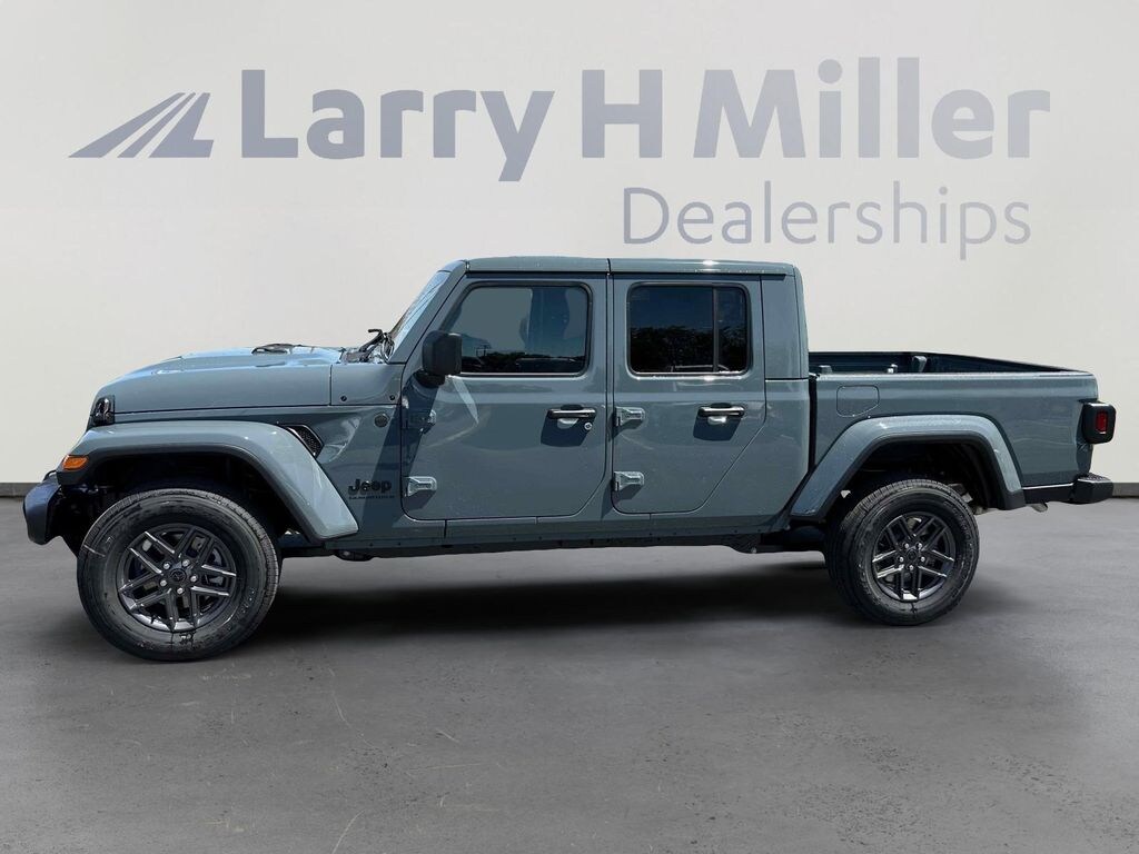 New 2025 Jeep Gladiator SPORT S 4X4 Pickup