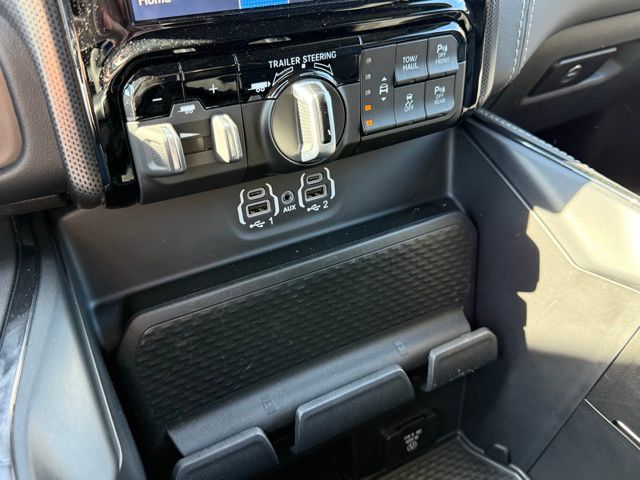 2023 Ram 1500 Limited photo 3