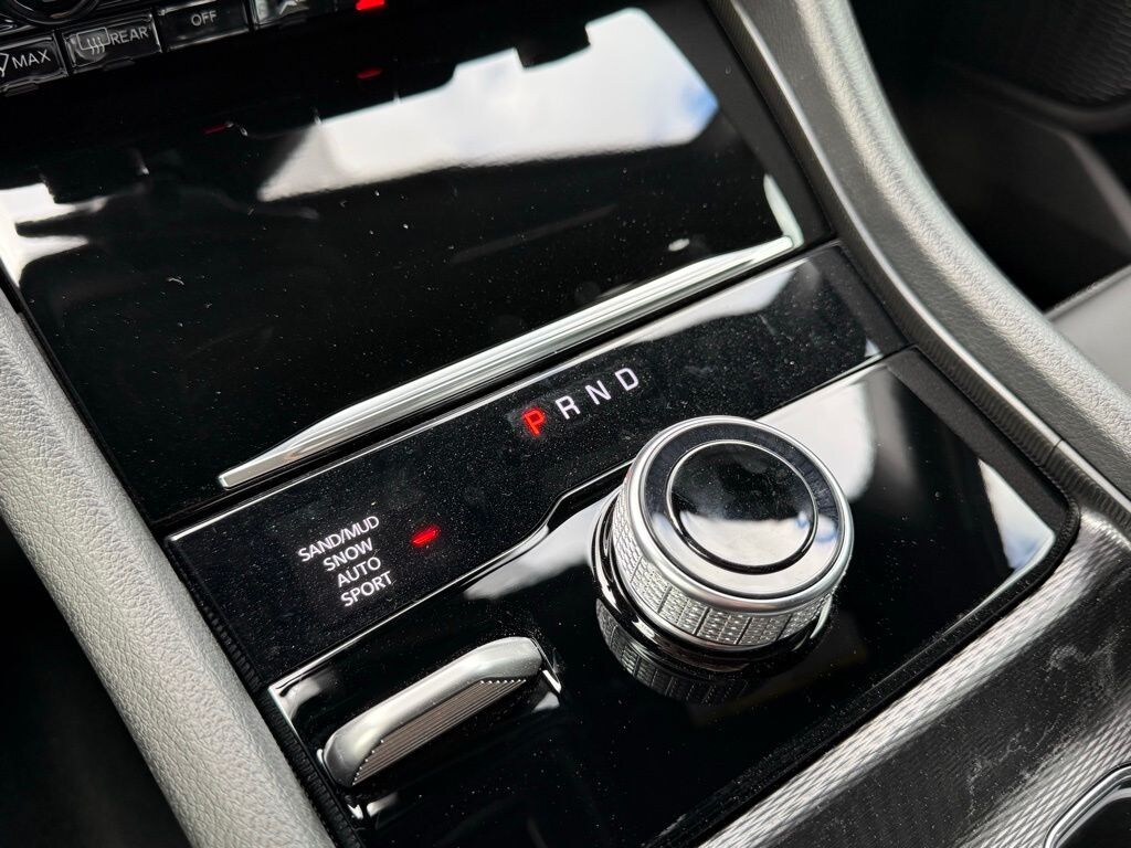 New 2025 Jeep Grand Cherokee LIMITED 4X4 Sport Utility