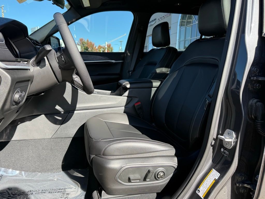 New 2025 Jeep Grand Cherokee L LIMITED 4X4 Sport Utility