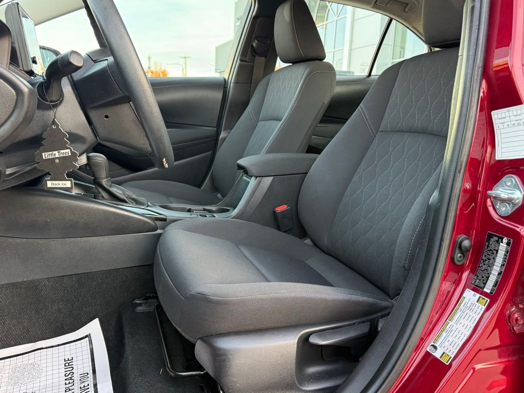 2024 Toyota Corolla LE photo 2