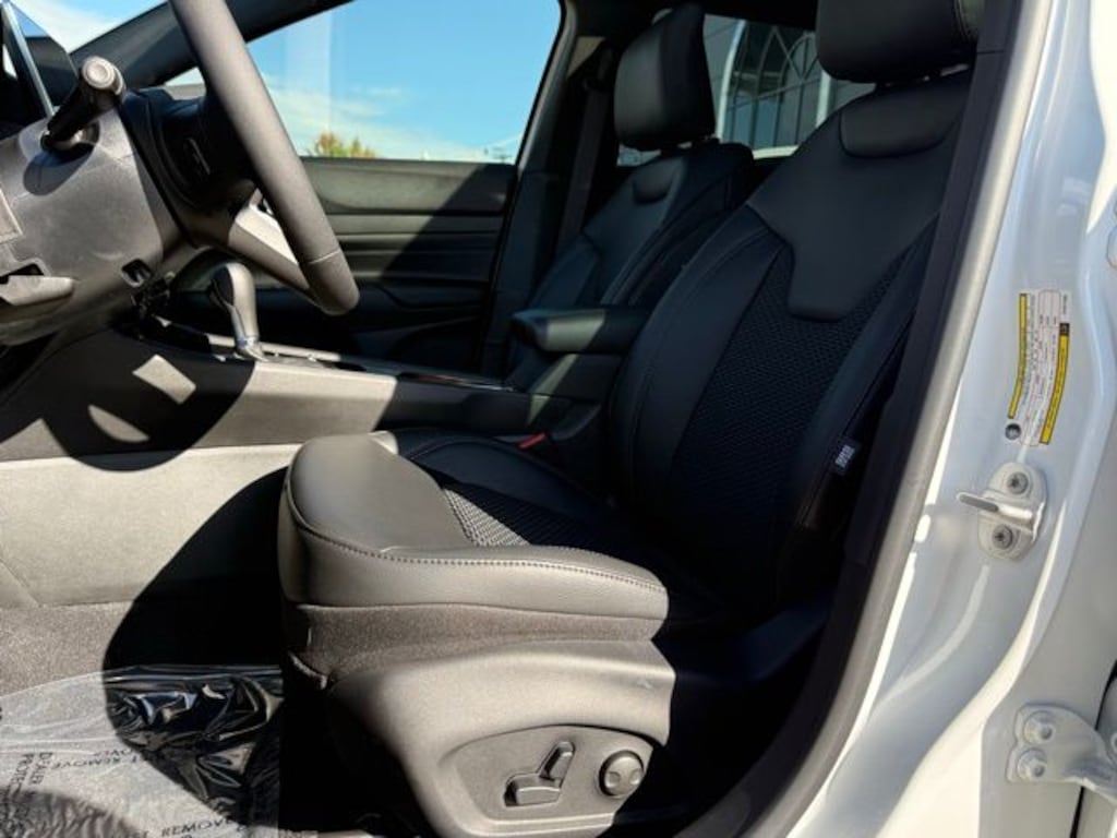 New 2025 Jeep Compass LATITUDE 4X4 Sport Utility