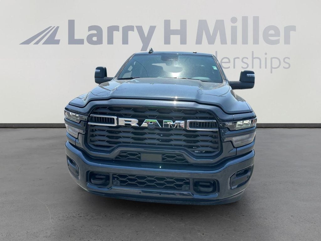 New 2025 Ram 2500 BIG HORN CREW CAB 4X4 6'4 BOX Pickup