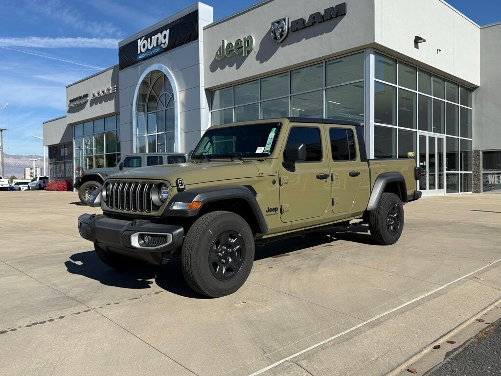 New 2025 Jeep Gladiator SPORT 4X4 Pickup