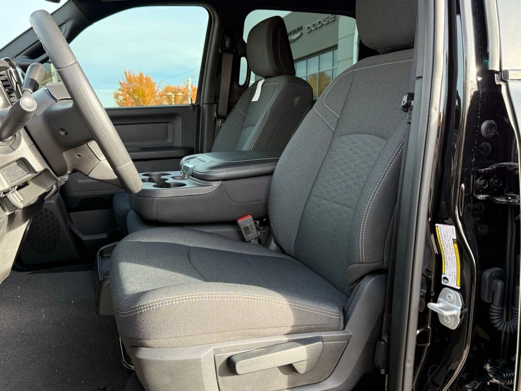 New 2025 Ram 2500 TRADESMAN CREW CAB 4X4 6'4 BOX Pickup