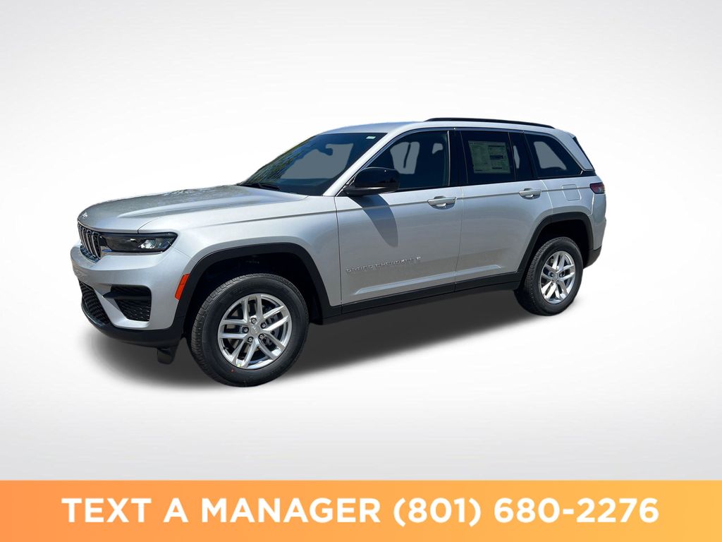 2026 Jeep Grand Cherokee Laredo 4x4's photo