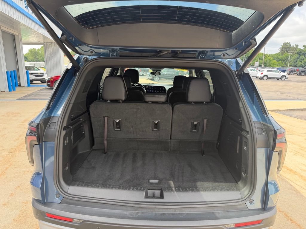 2025 Chevrolet Traverse LT - Photo 9