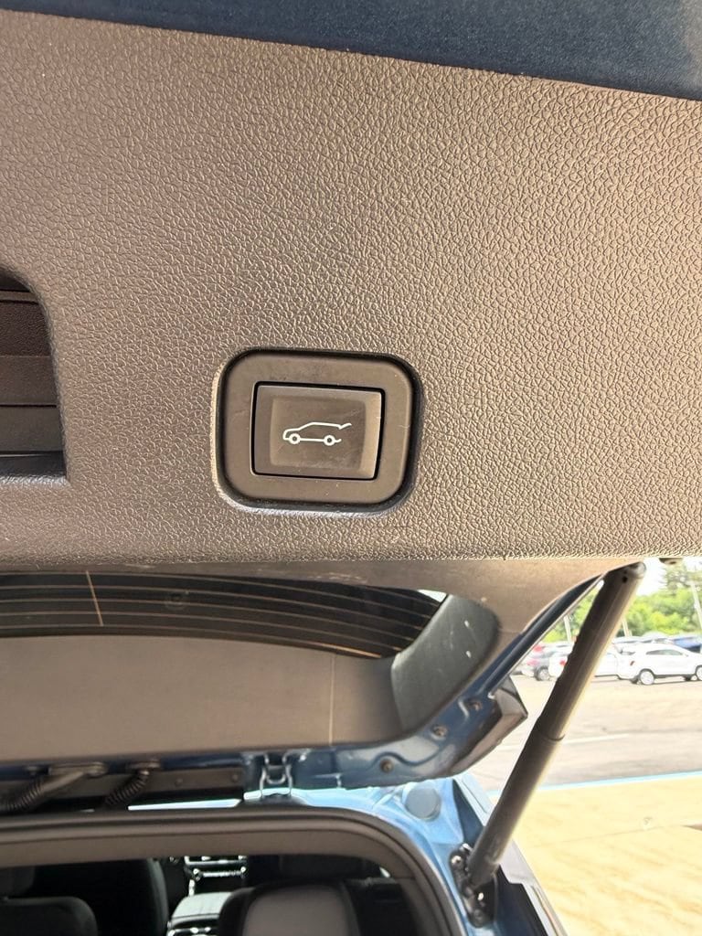 2025 Chevrolet Traverse LT - Photo 10
