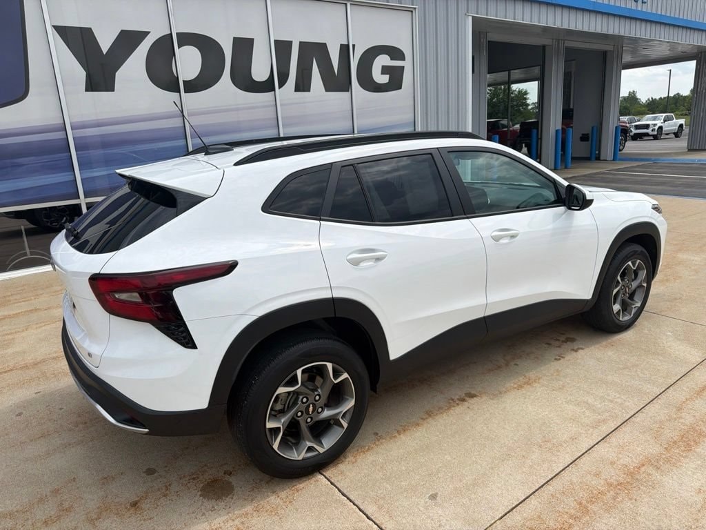 Used 2024 Chevrolet Trax LT SUV