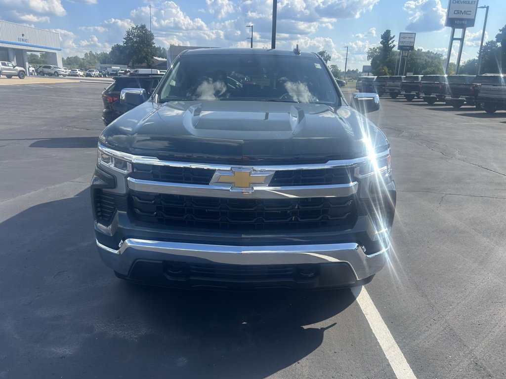 2026 Chevrolet Silverado 1500 LT photo 3