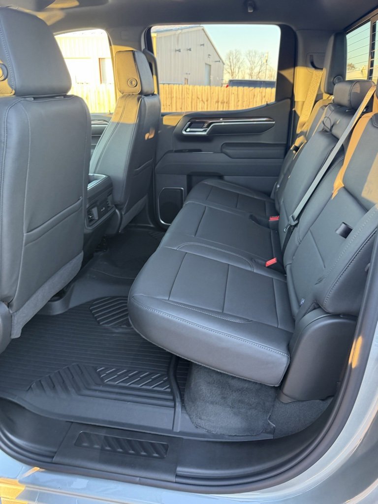 2026 Chevrolet Silverado 1500 LT photo 4