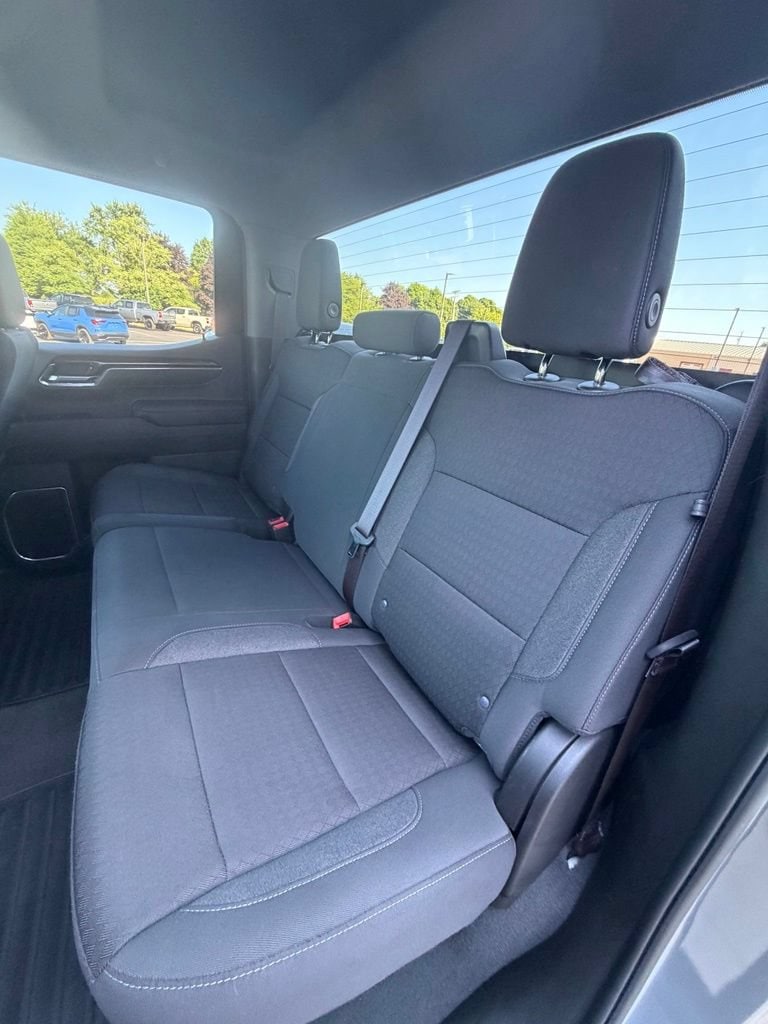 2024 Chevrolet Silverado 1500 LT - Photo 10