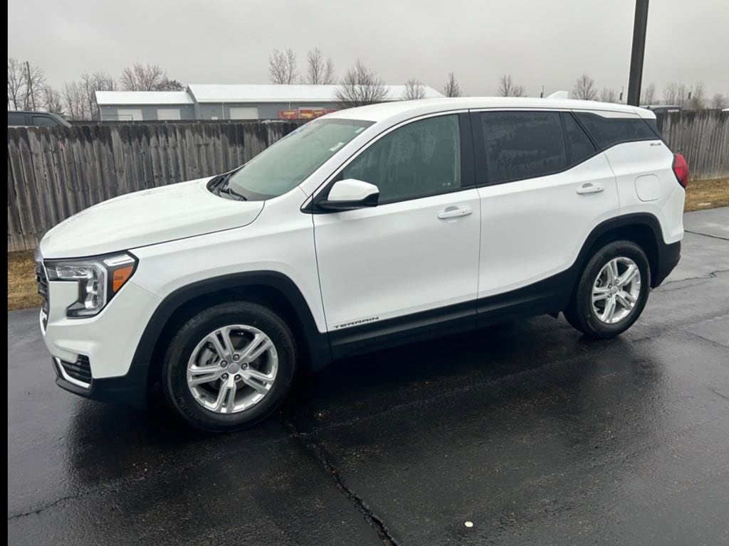 Used 2024 GMC Terrain SLE SUV