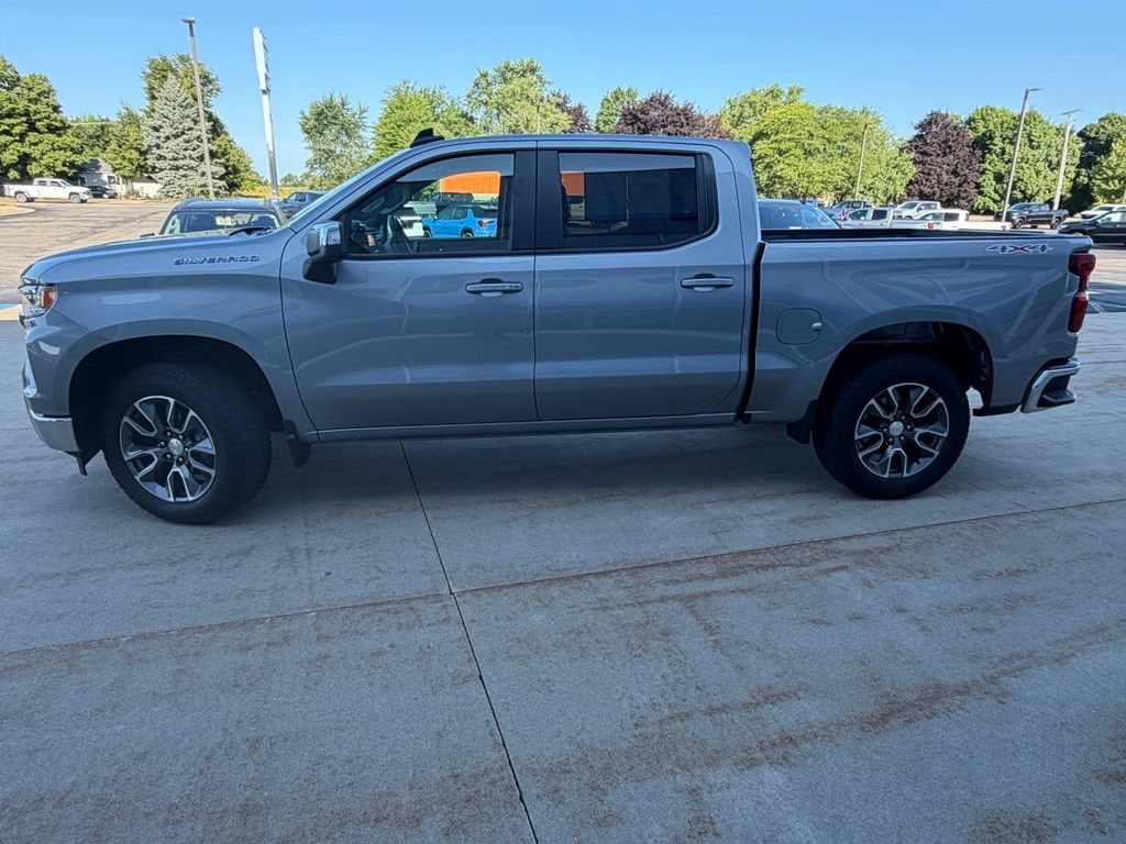 2024 Chevrolet Silverado 1500 LT - Photo 6