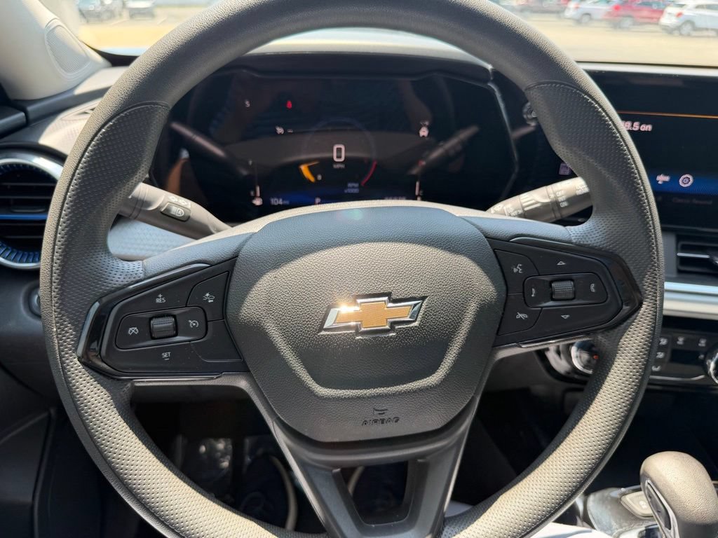 2025 Chevrolet Trax LT - Photo 26
