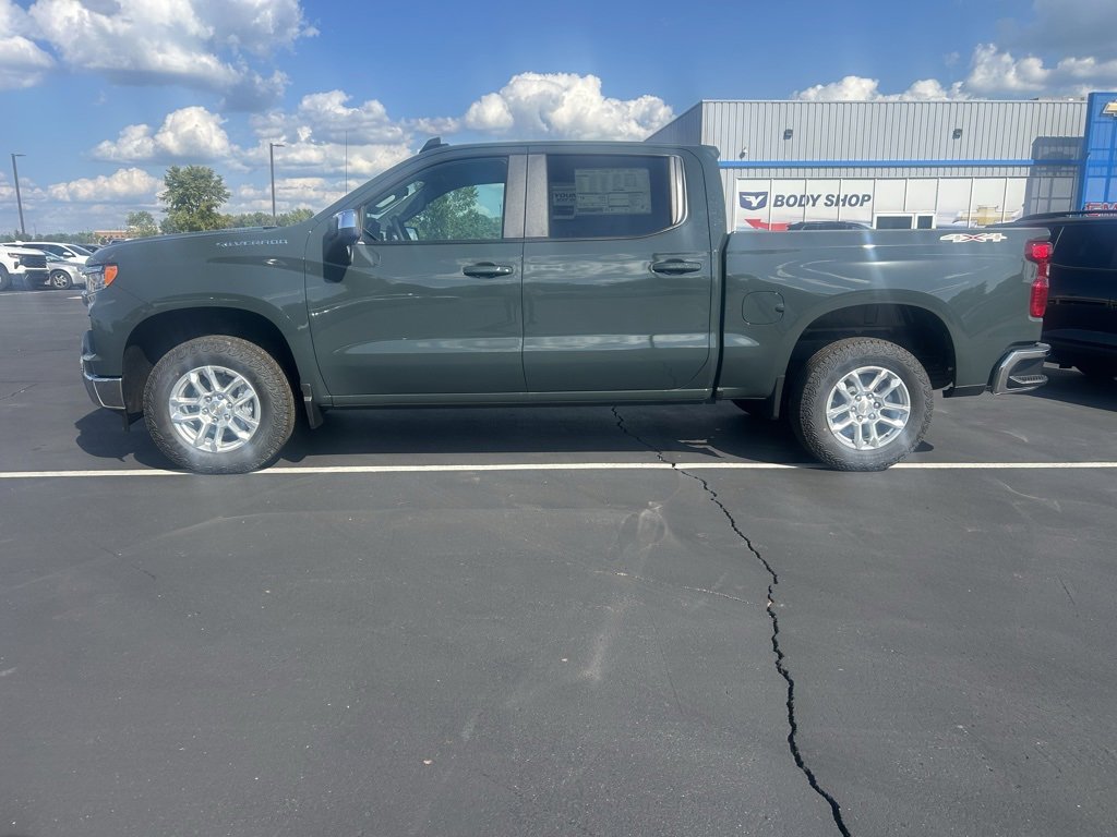 2026 Chevrolet Silverado 1500 LT photo 2