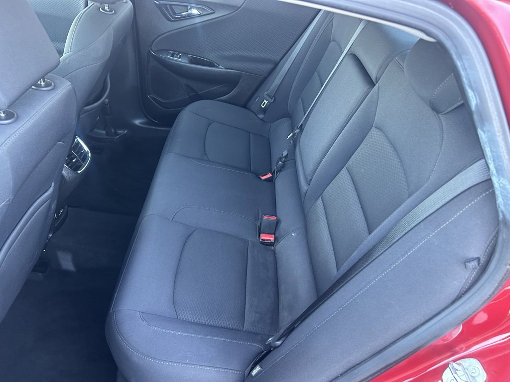 2016 Chevrolet Malibu 1LT photo 2