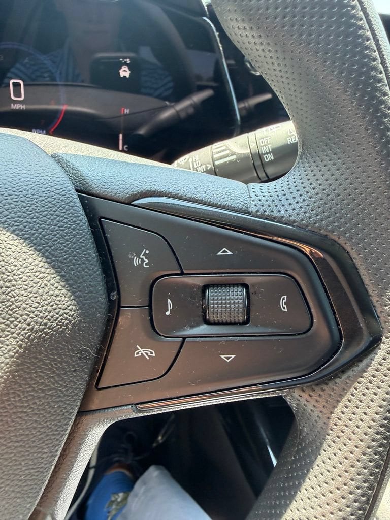 2025 Chevrolet Trax LT - Photo 23