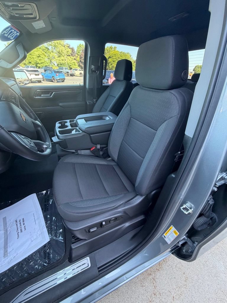 2024 Chevrolet Silverado 1500 LT - Photo 14