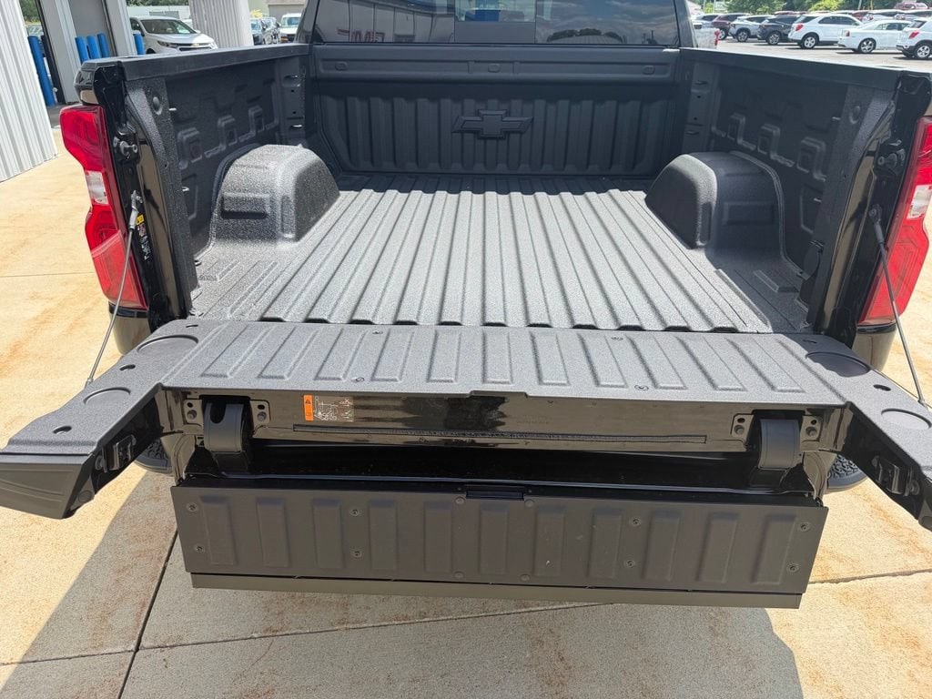2026 Chevrolet Silverado 1500 ZR2 - Photo 11
